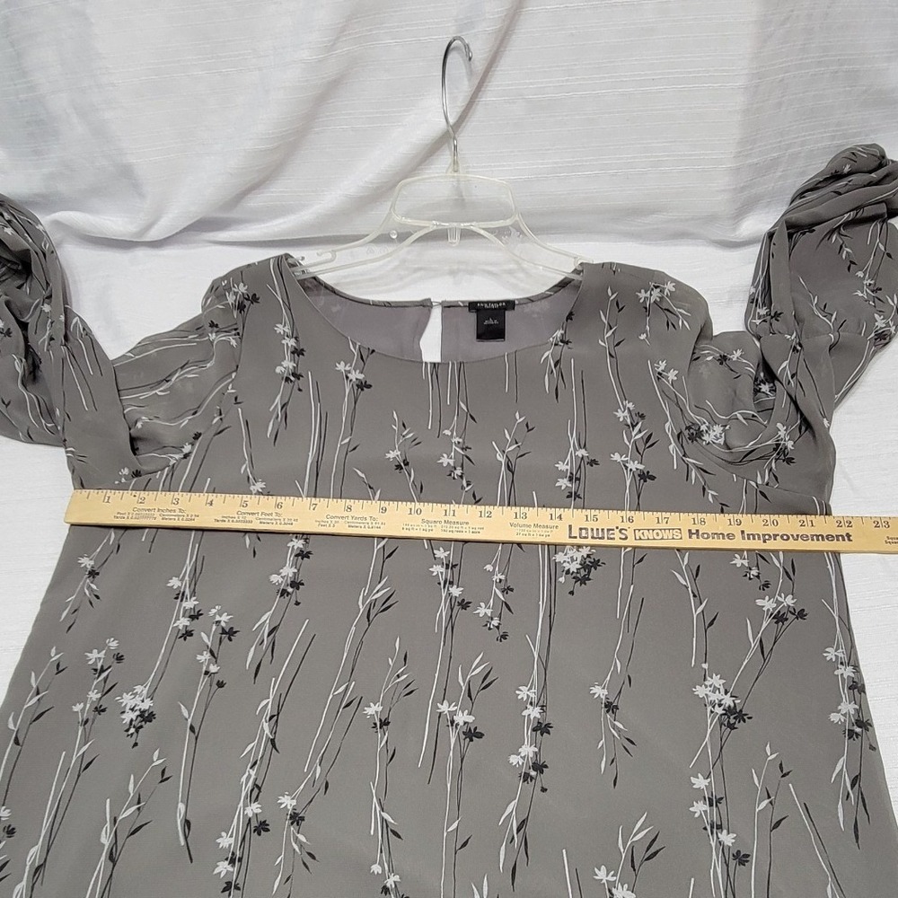 Gray Floral Balloon Sleeve Blouse Large L Round Neck Keyhole - Picture 5 of 8